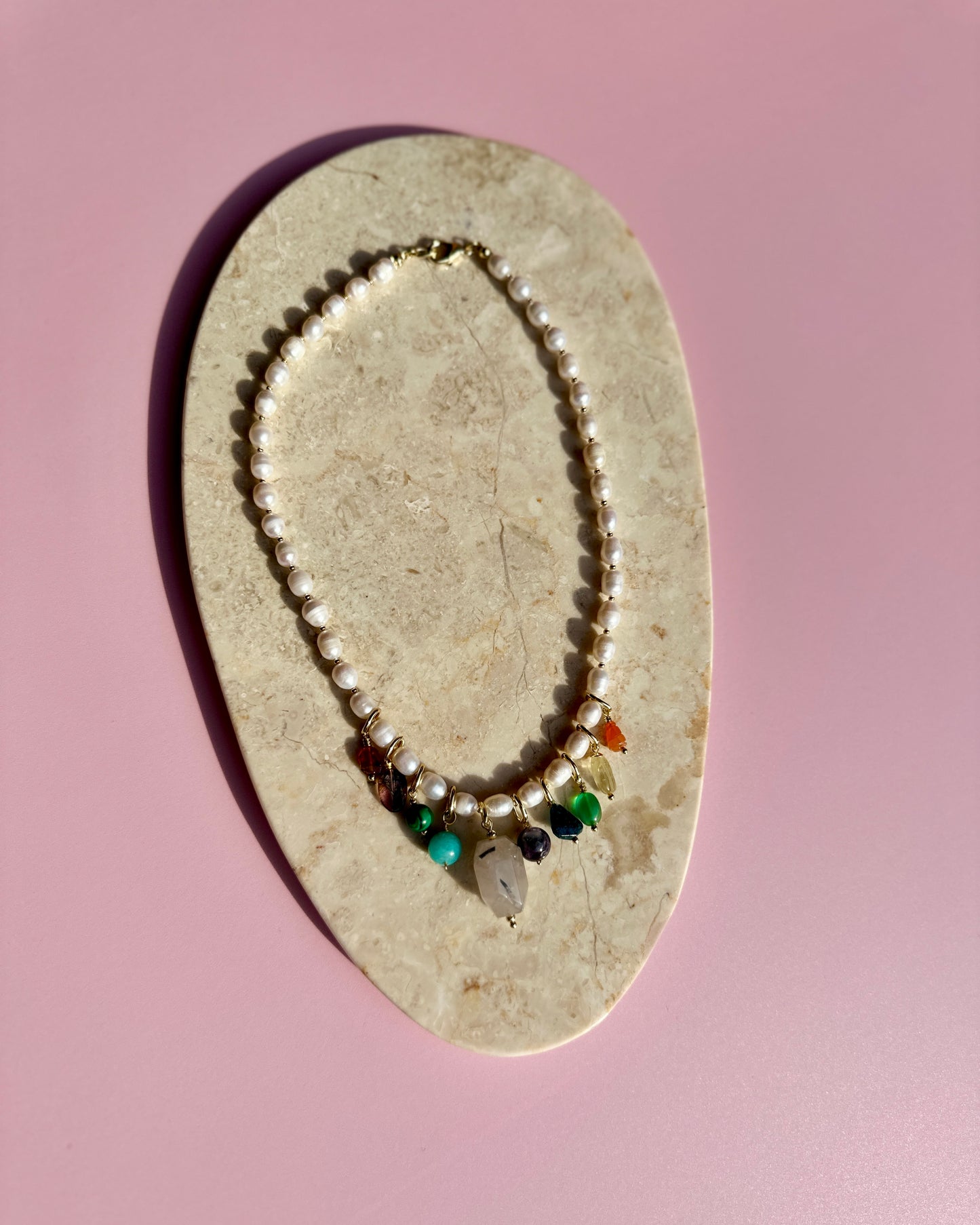 Collar Carnaval Piedras sobre Perlas