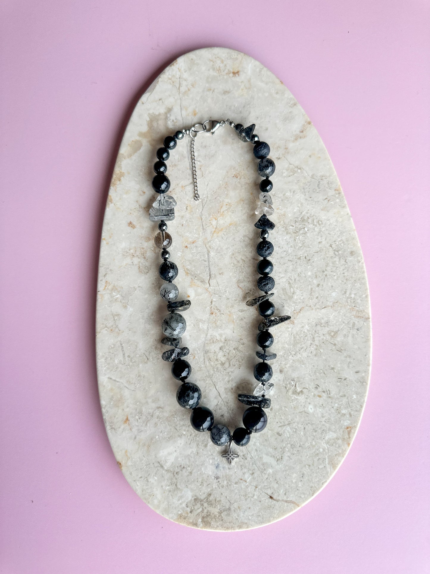 Collar Protección Nudo Bruja Piedras