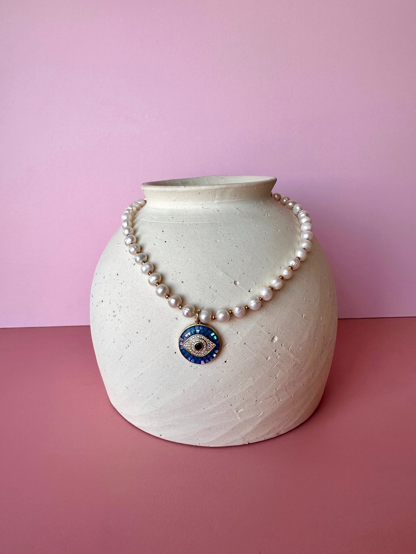 Collar Choker Amuleto Perlas