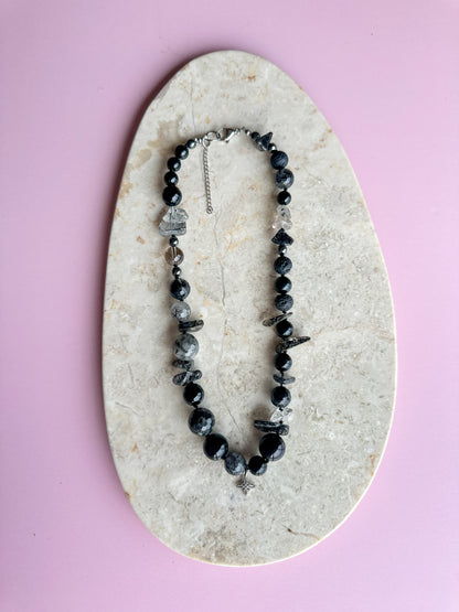 Collar Protección Nudo Bruja Piedras