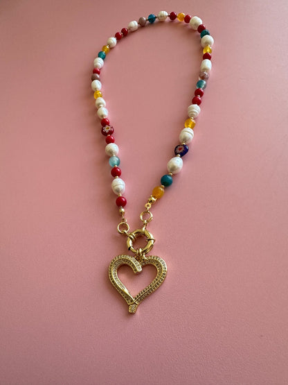 Collar Corazón sobre Colores - Diana Isler